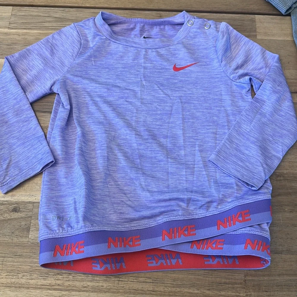 NIKE tops